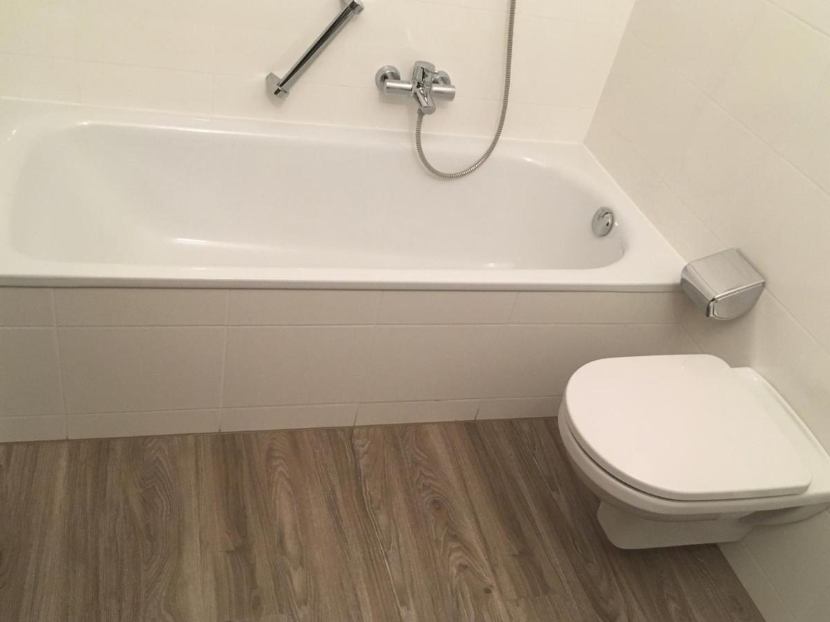 Appartementresidenz Am Kurpark - Ferienwohnungen Mit Pool & Sauna & Garage Bad Salzuflen Exteriör bild