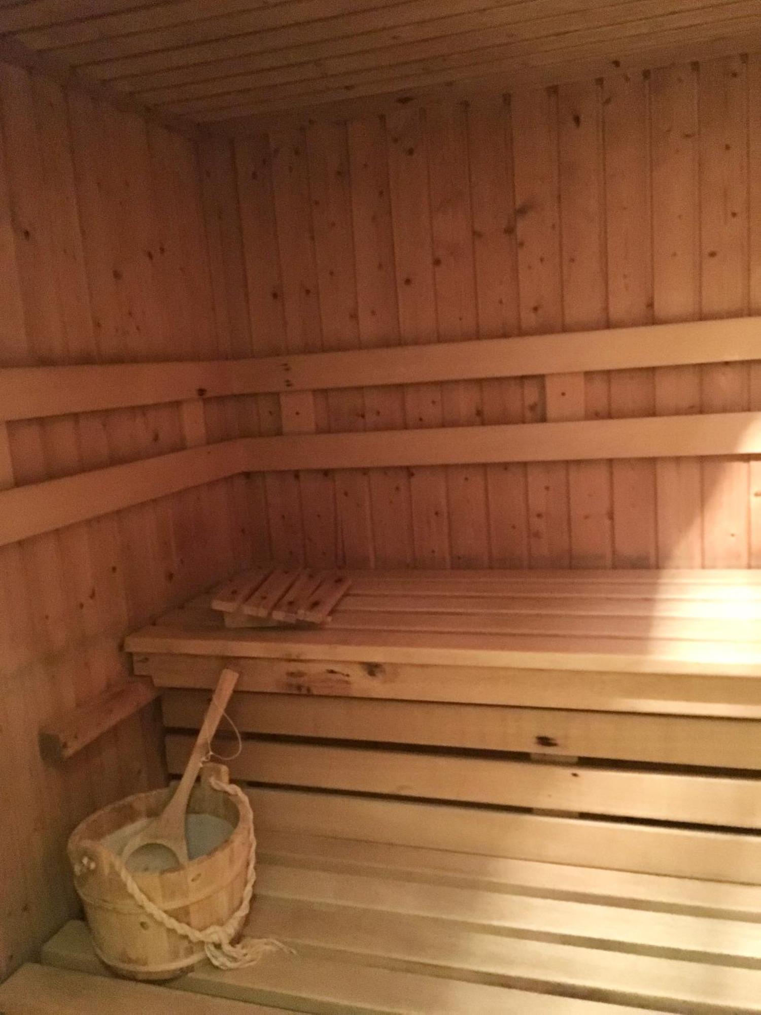 Appartementresidenz Am Kurpark - Ferienwohnungen Mit Pool & Sauna & Garage Bad Salzuflen Exteriör bild
